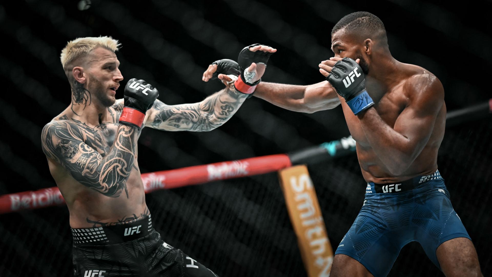 Salahdine Parnasse KO's Dan Hooker in Round 1