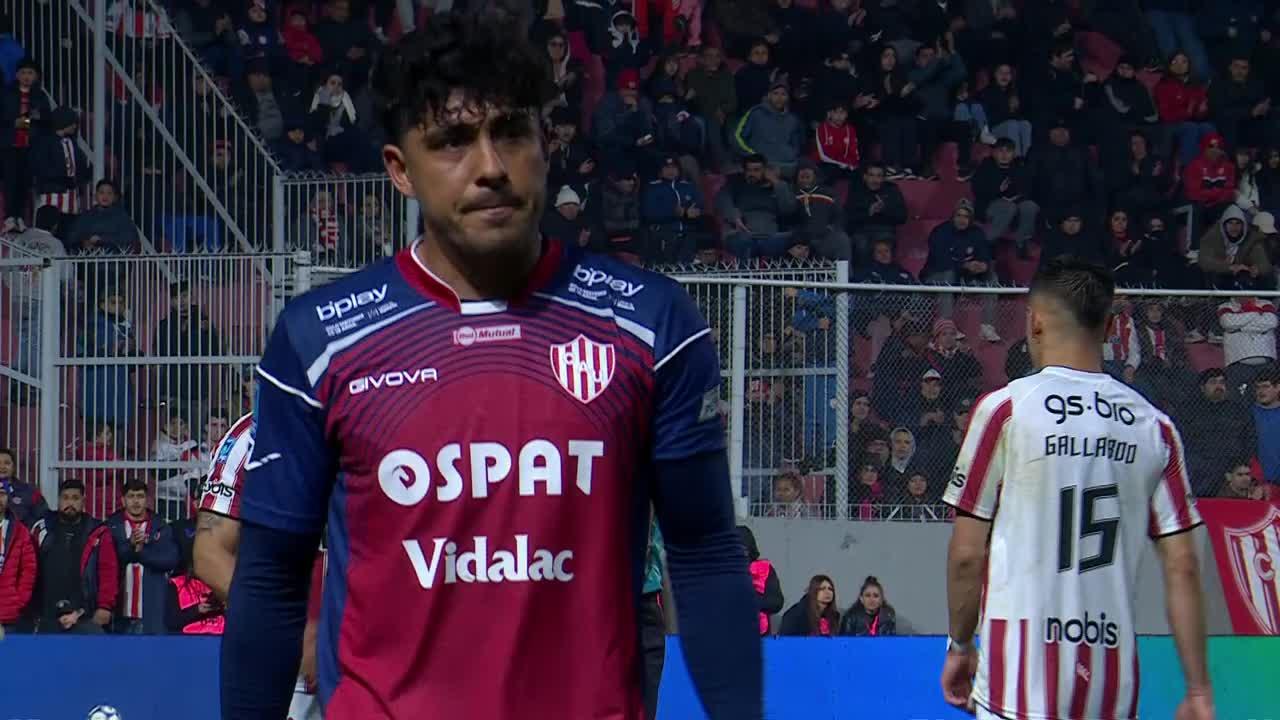 Codazo y roja directa para Tarragona ante Instituto