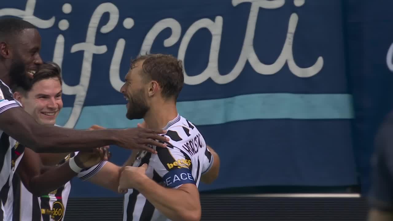 Jesper Karlstrom y una gran definición para el 1-0 de Udinese
