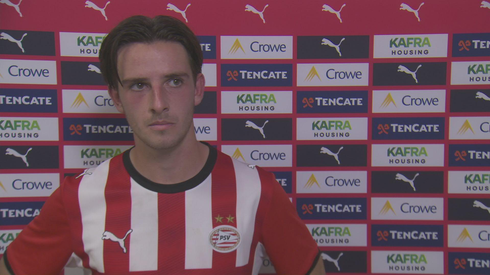 Mulders na eerste goal in betaald voetbal: "Ik ben een andere type dan dat zij waren"