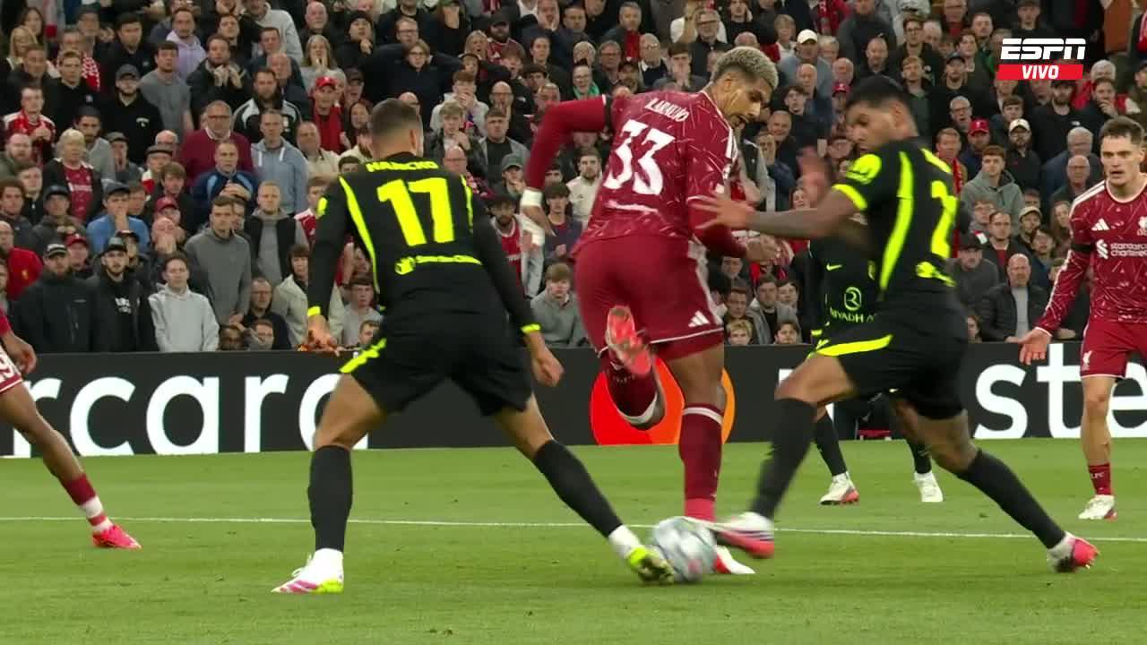 ¡Taco sensacional de Araújo y definición de Szoboszlai para el 1-1 del Liverpool!
