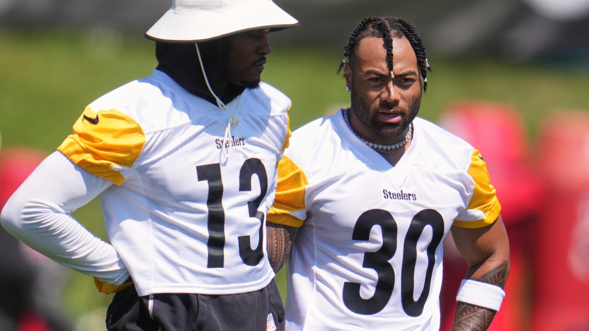 Rico Dowdle or Jaylen Warren: Who's the better fantasy option?