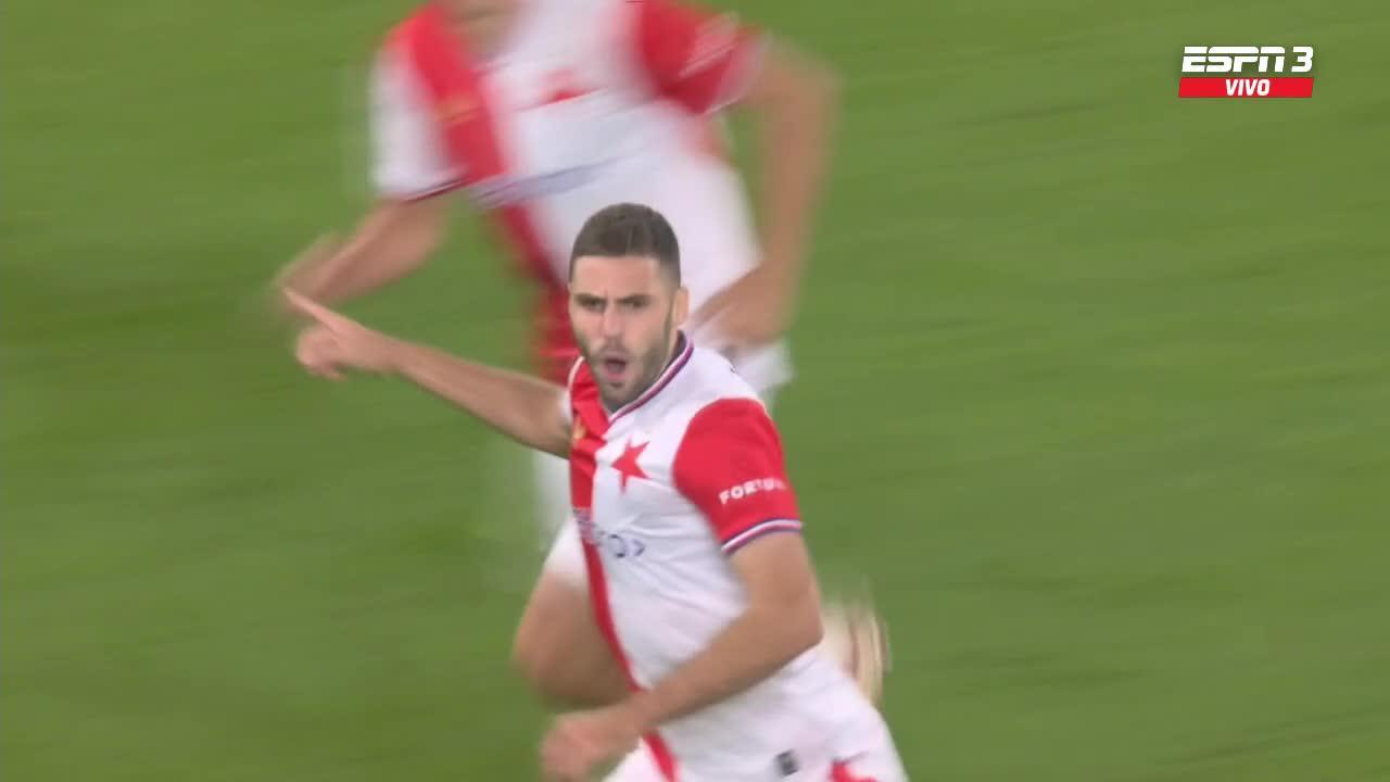 Šturm clavó un golazo y abrió el marcador ante el Lens