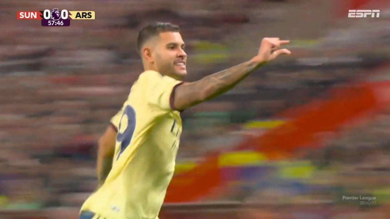 GOLAÇO DO ARSENAL! Bruno Guimarães bate de fora da área, acerta o ângulo e faz 1 a 0 no Sunderland