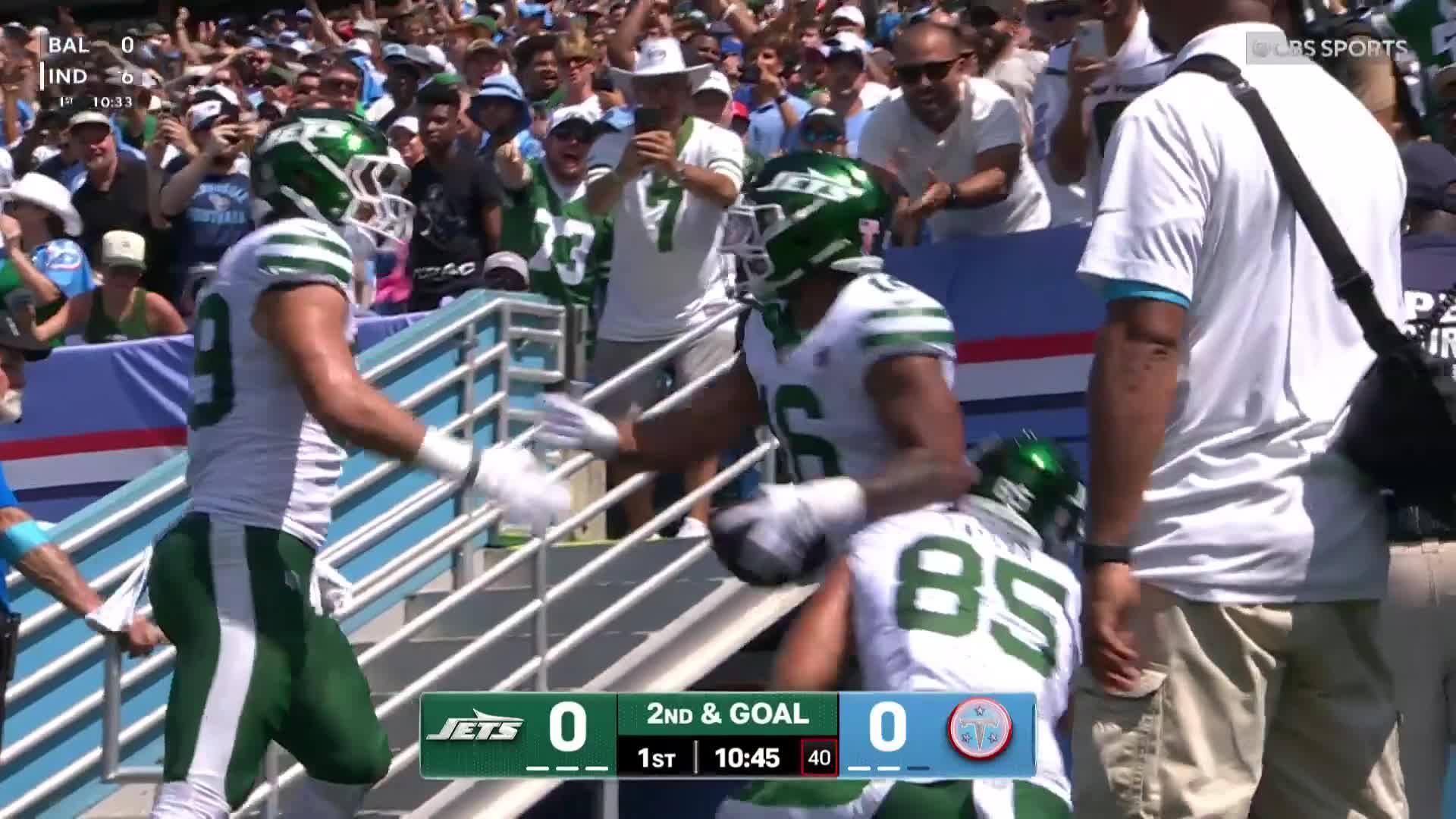 Kenyon Sadiq se abre paso y anota touchdown para los Jets