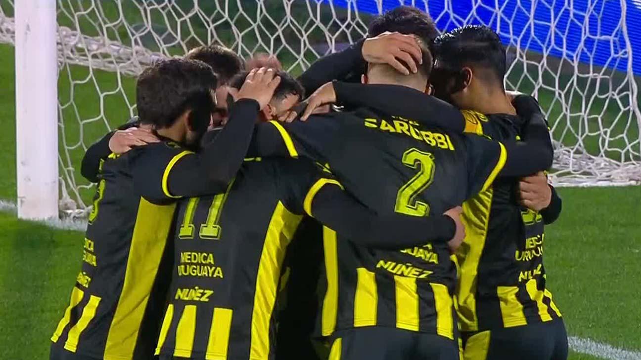 ¡La segunda fue la vencida! Ferreira activó sus reflejos y gritó el segundo de Peñarol