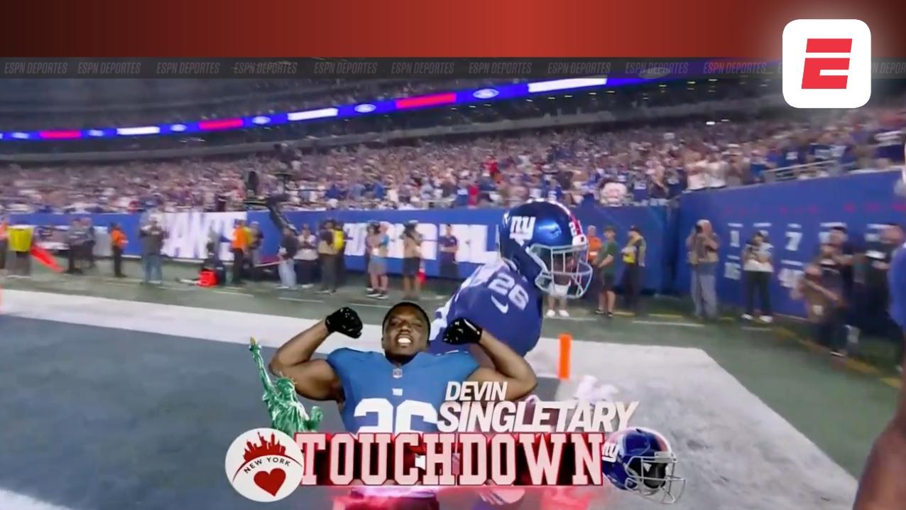 Devin Singletary recibe el pase y anota el touchdown