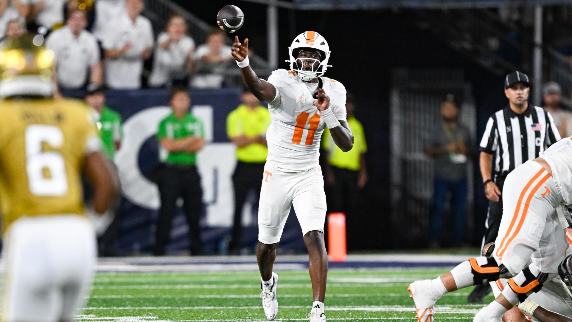 Highlight: No. 18 Tennessee dominates Georgia Tech with 299 rushing yards
