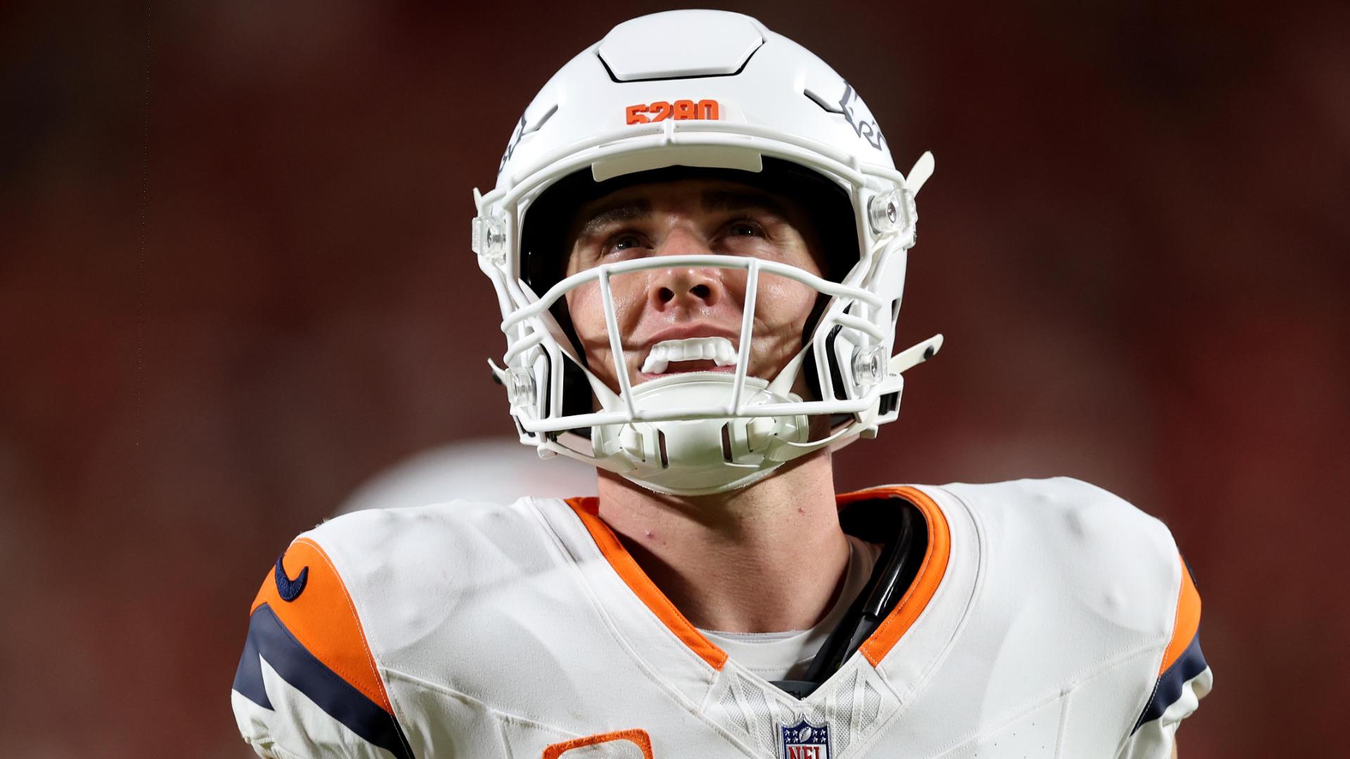 Walker runs all over Denver, Mahomes looks healthy as Chiefs beat up Broncos 31-10