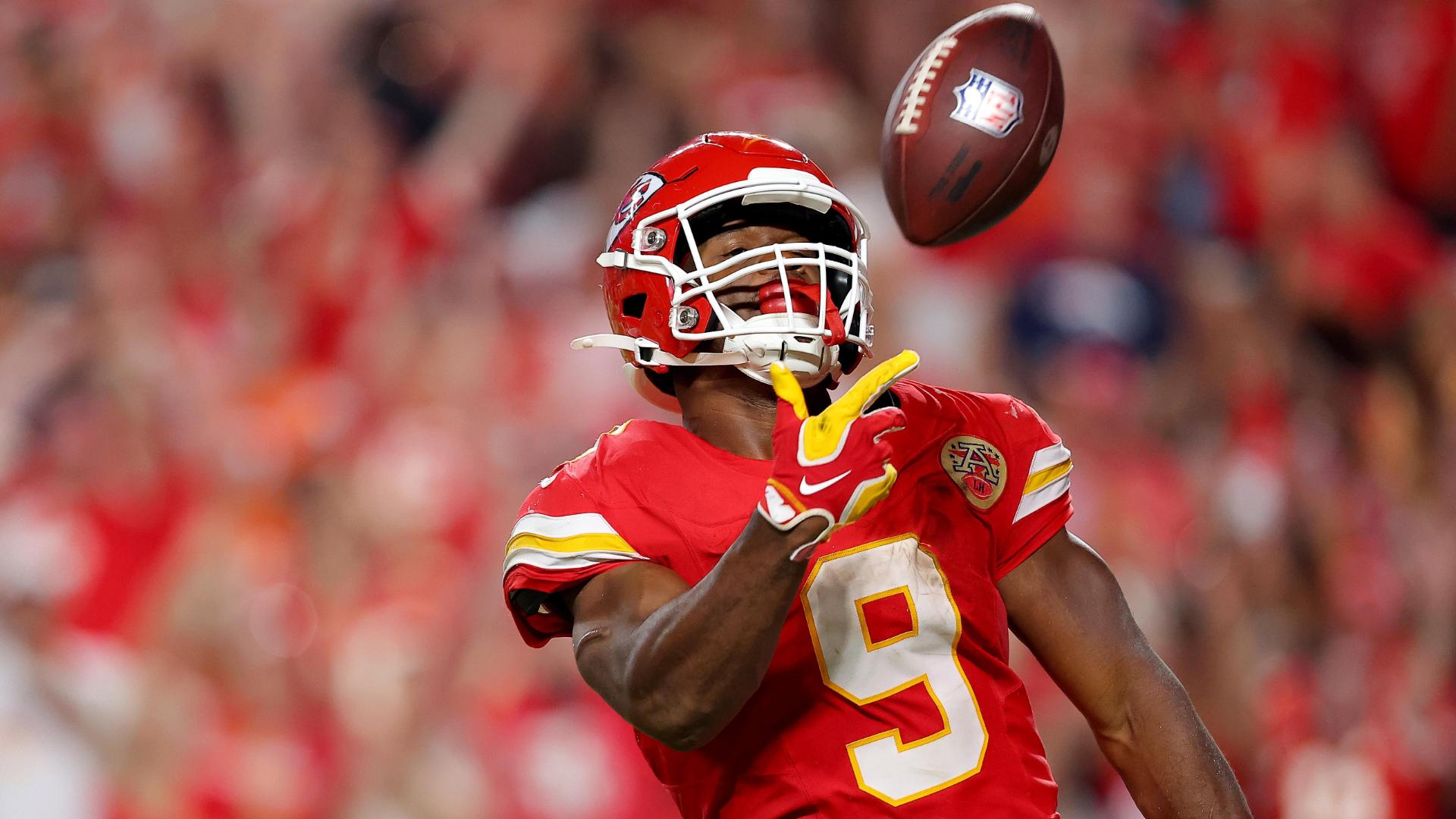 Walker runs all over Denver, Mahomes looks healthy as Chiefs beat up Broncos 31-10