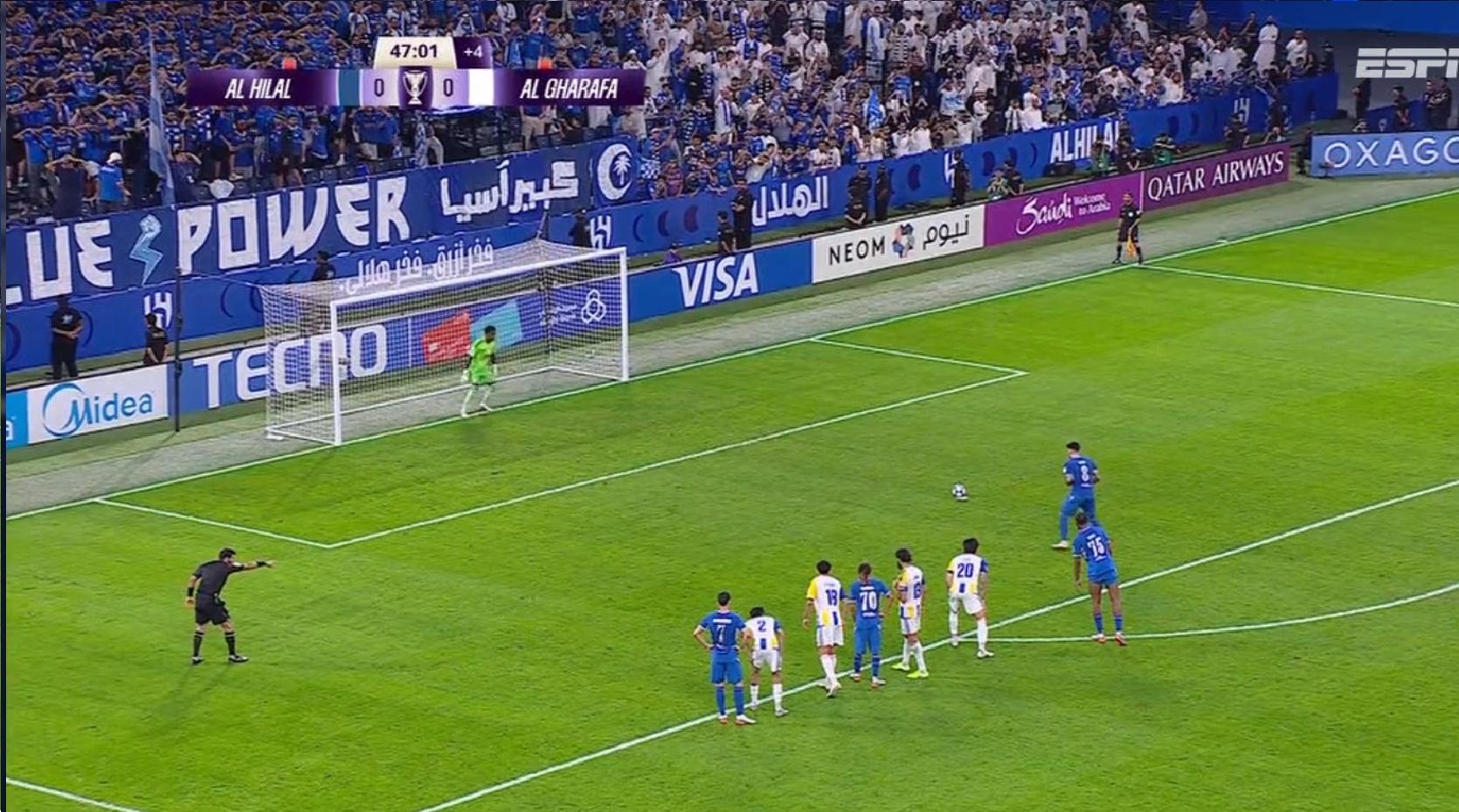 Gol do Al Hilal! Rúben Neves cobra pênalti com perfeição e abre o placar contra o Al Gharafa; VEJA