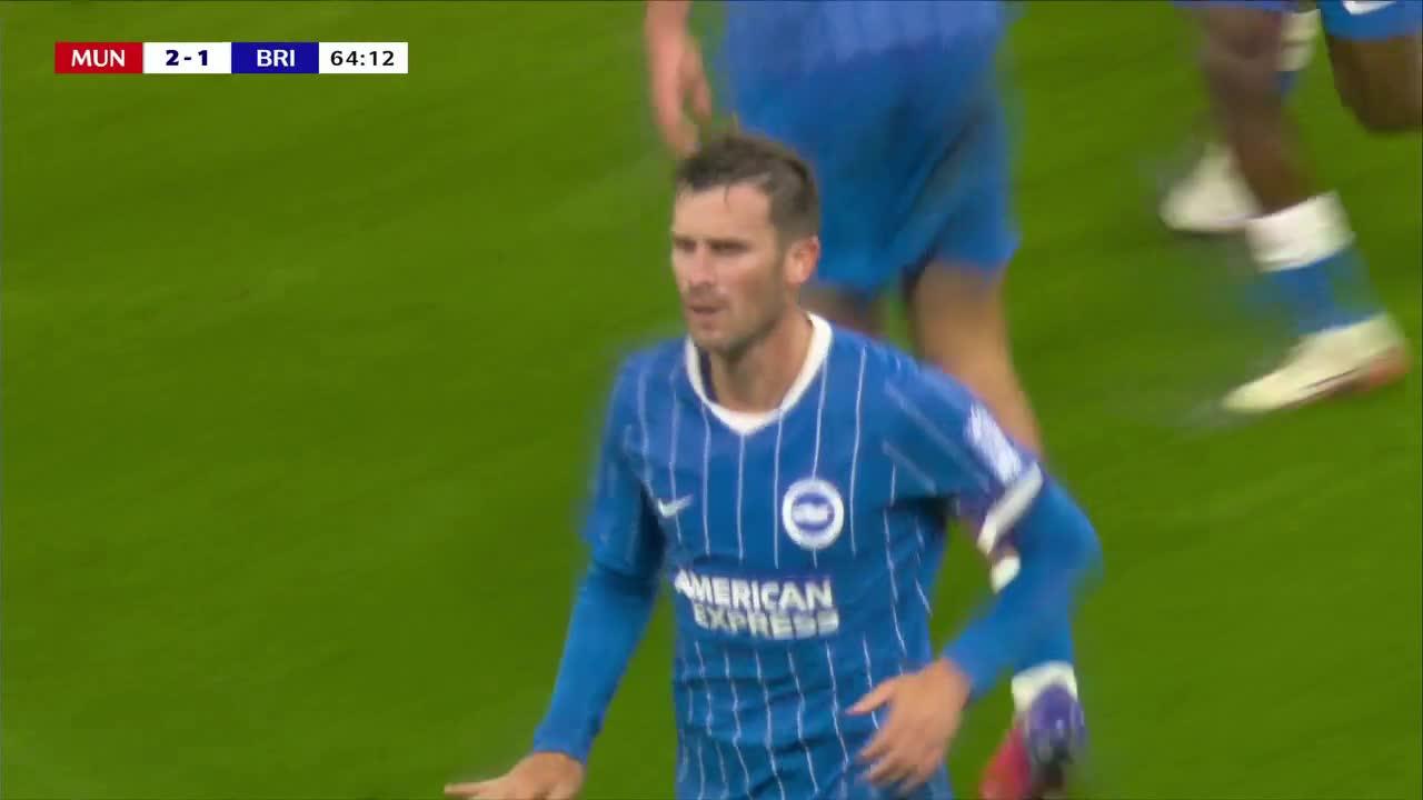 Gross aprovechó el error y empató el partido ante el United