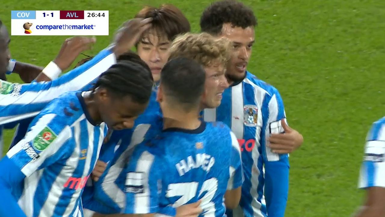 ¡Golazo de Torp para el 1-1 del Coventry ante Aston Villa en la Carabao Cup!