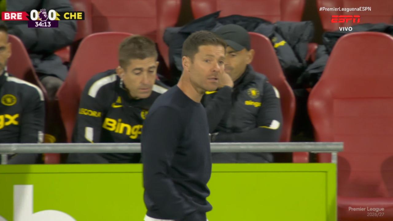FICOU NA BRONCA! A reação enfurecida do Xabi Alonso após impedimento do Morgan Rogers em Brentford x Chelsea