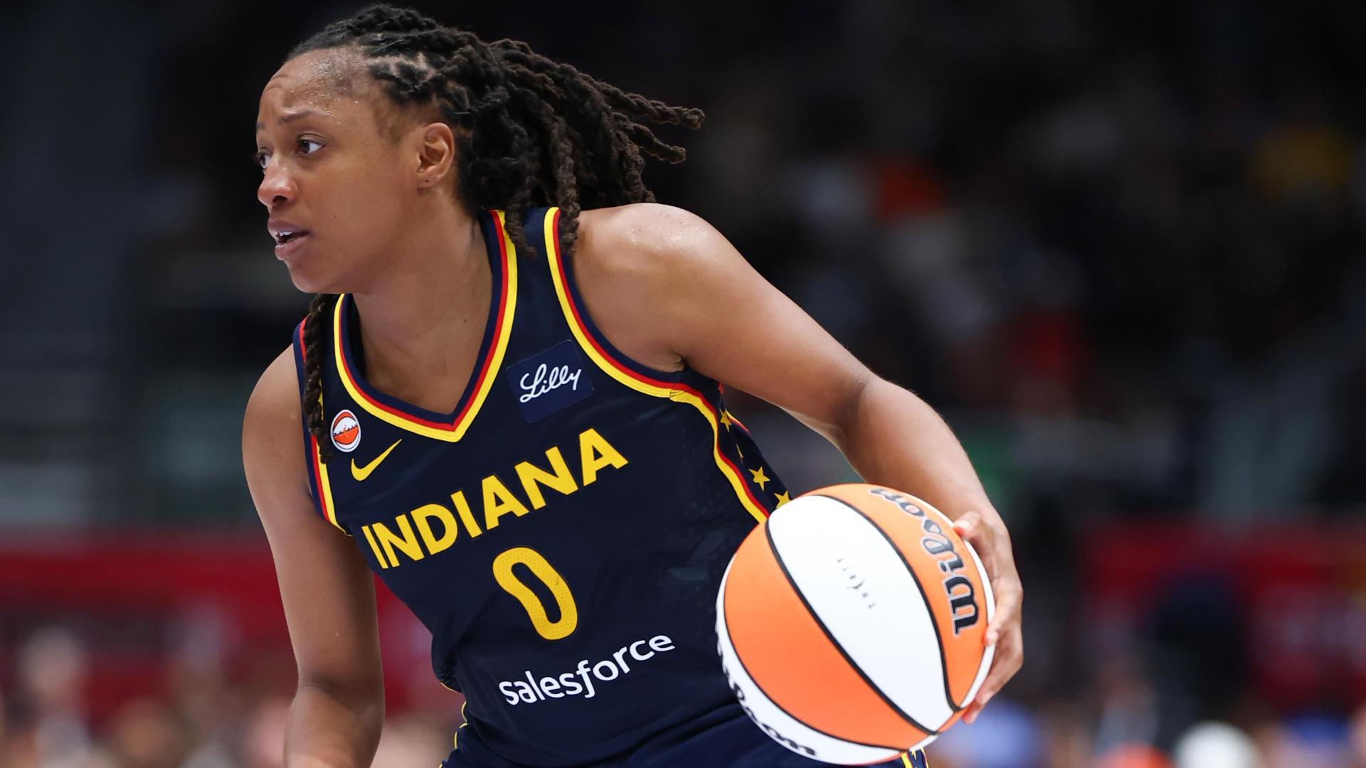 Mitchell rompe el récord de más puntos en una temporada de la WNBA