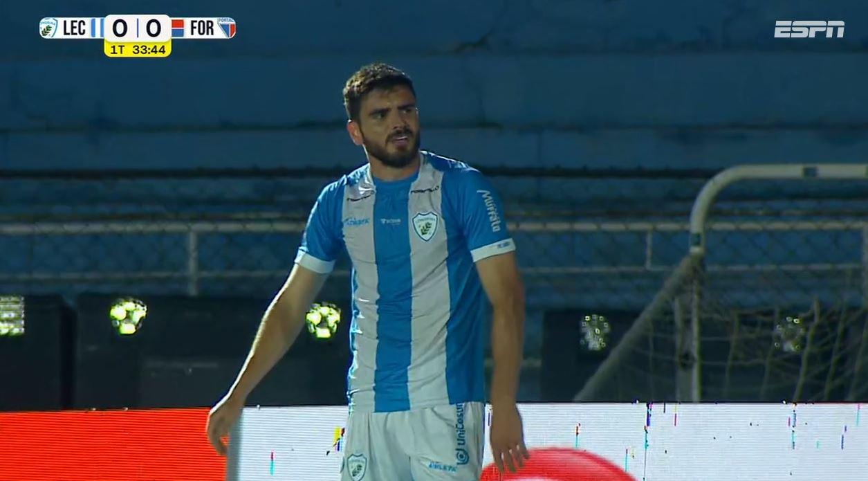 Gol contra bizarro! Fortaleza aproveita 'presente' do Londrina e abre o placar na Série B; veja