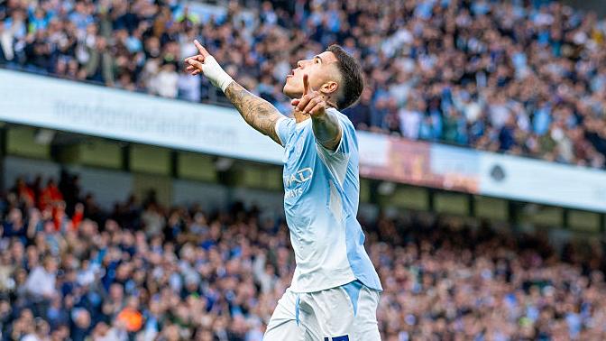 Manchester City score five in thrilling win over Sunderland