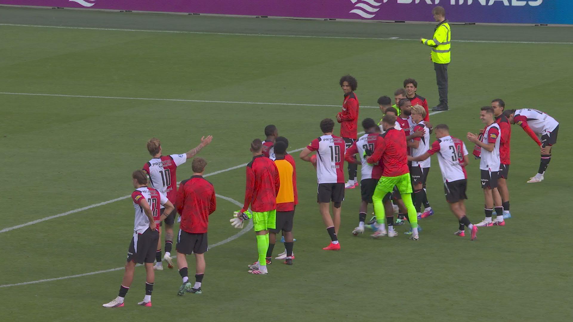 De Wit na forse nederlaag: "Feyenoord is een aantal maatjes te groot op dit moment"