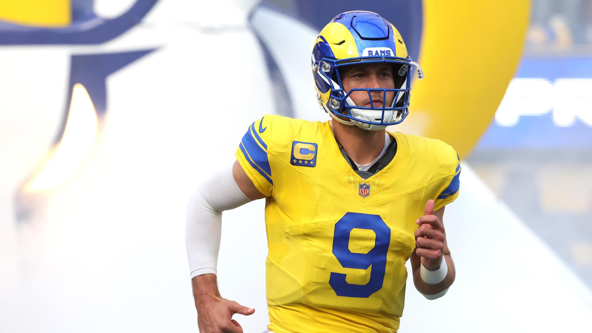 Davante Adams, Matthew Stafford lead Rams past Giants 28-6 after Jaxson Dart's injury