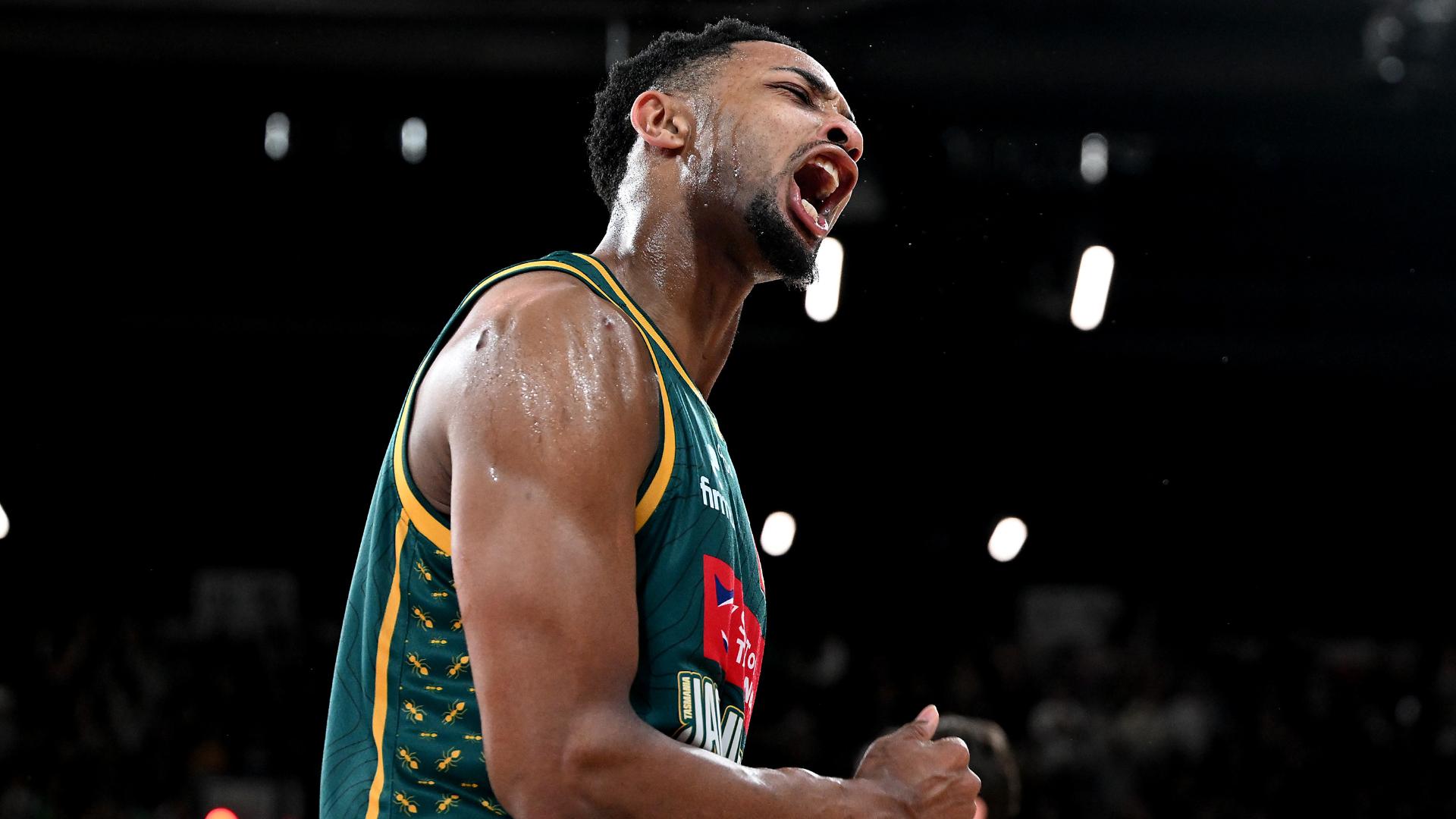 Johnson shines as JackJumpers hold off Phoenix