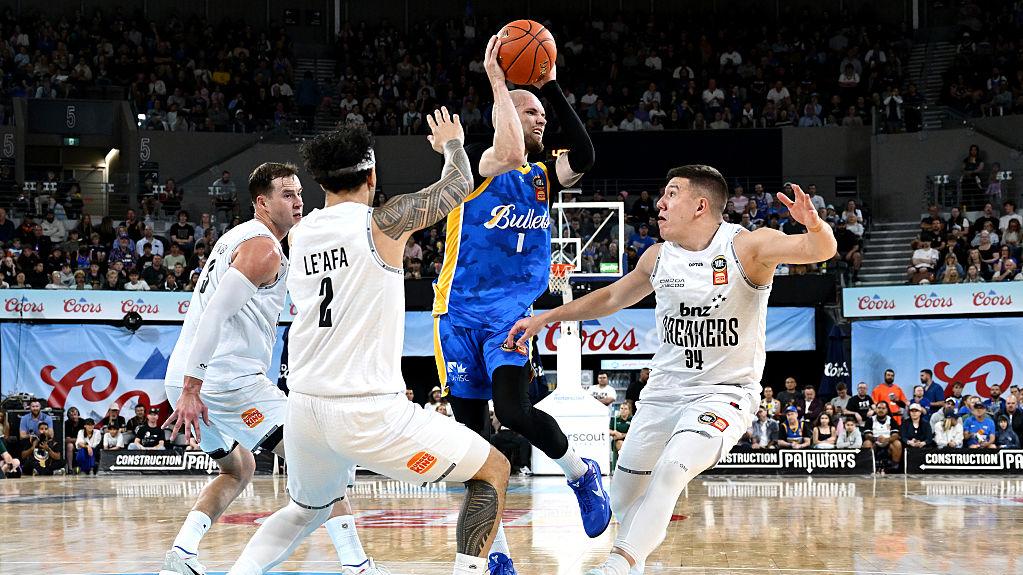 Velicka leads the Bullets in record debut