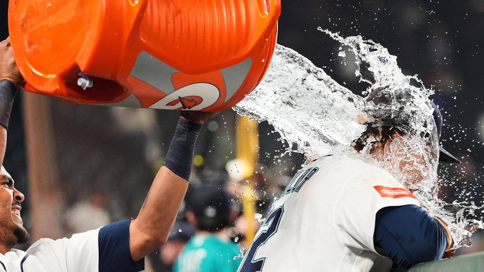 Houston Astros vs. Seattle Mariners: Game Highlights — Article image accompanying Mariners rally past Astros 6-5 in 10 innings to keep faint playoff hopes alive on WagerUp Sports News.