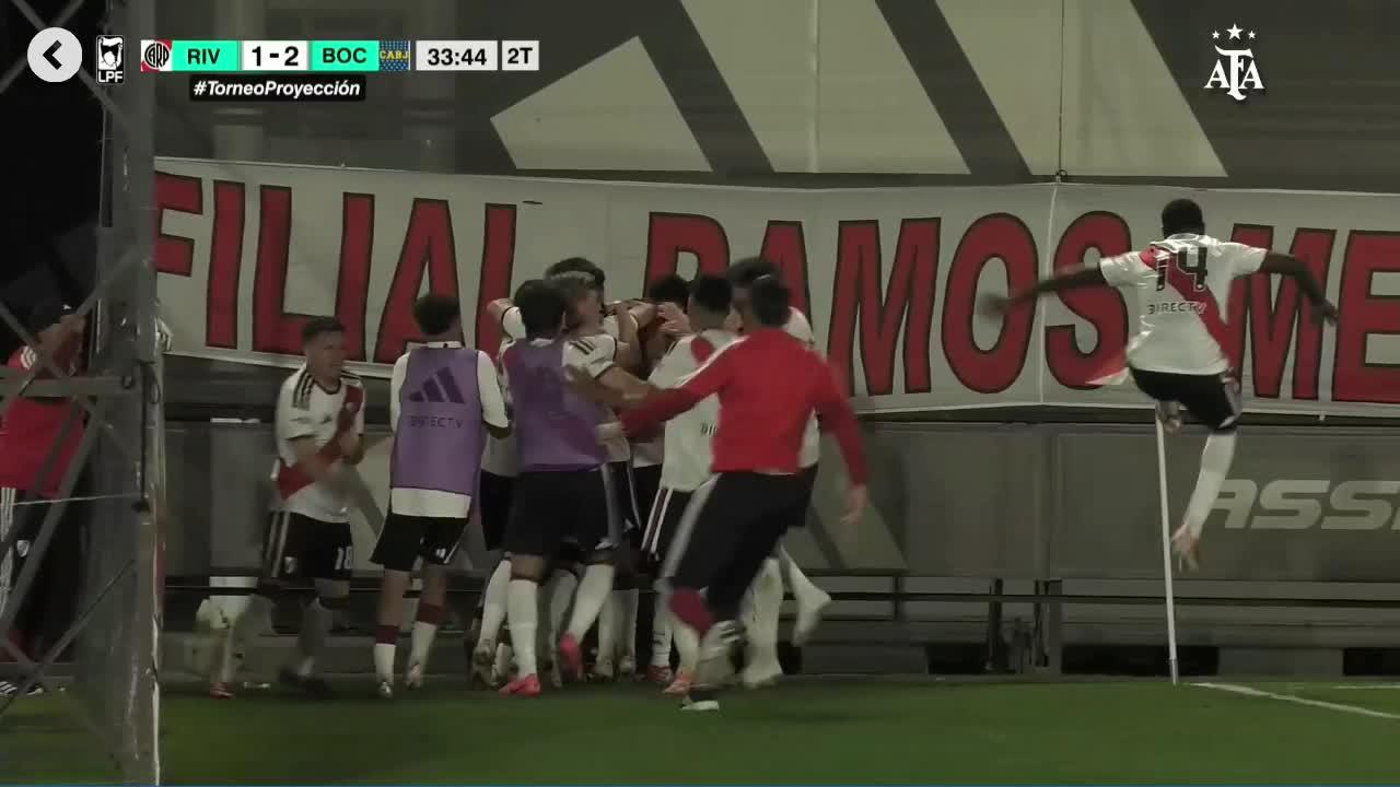 Flores fue imparable y empató el partido ante Boca