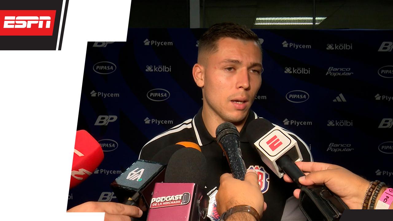 Carlos Mora: "Por algo el técnico decidió pasar a línea de cinco"