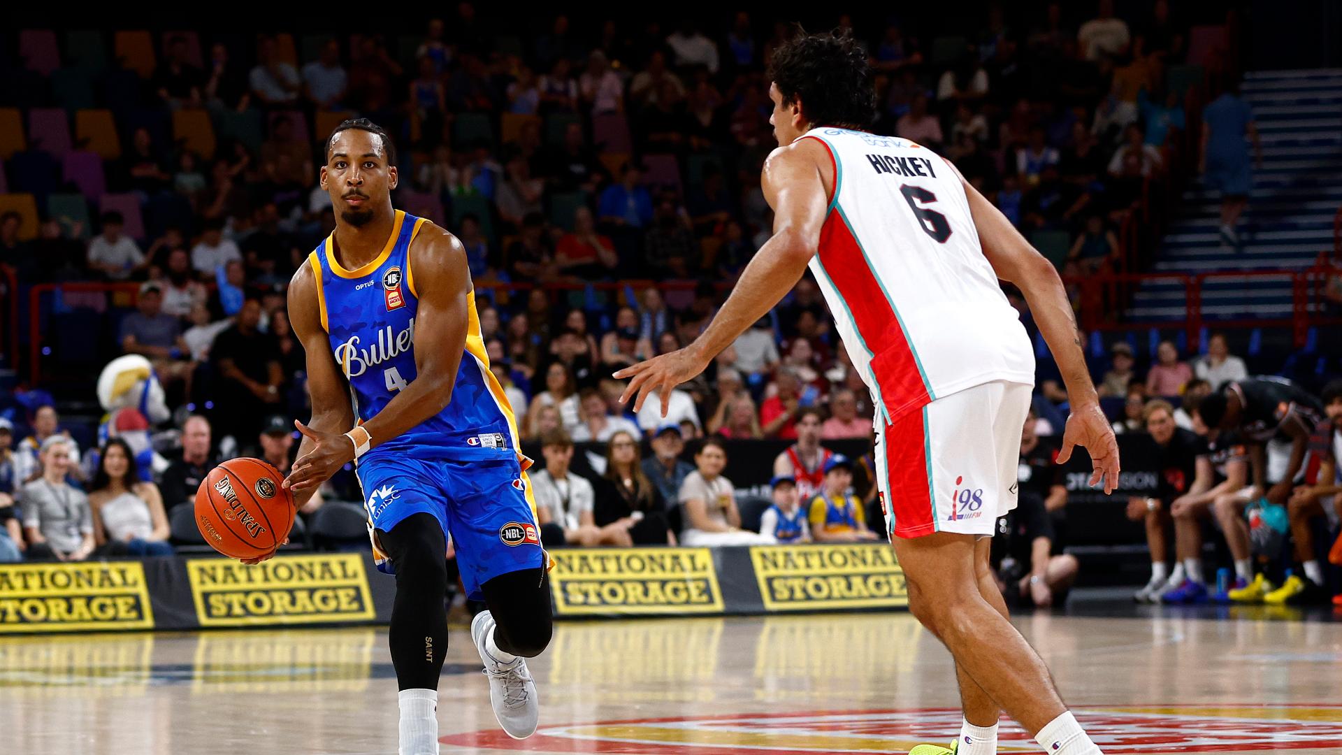 Hinton seals it for the Bullets