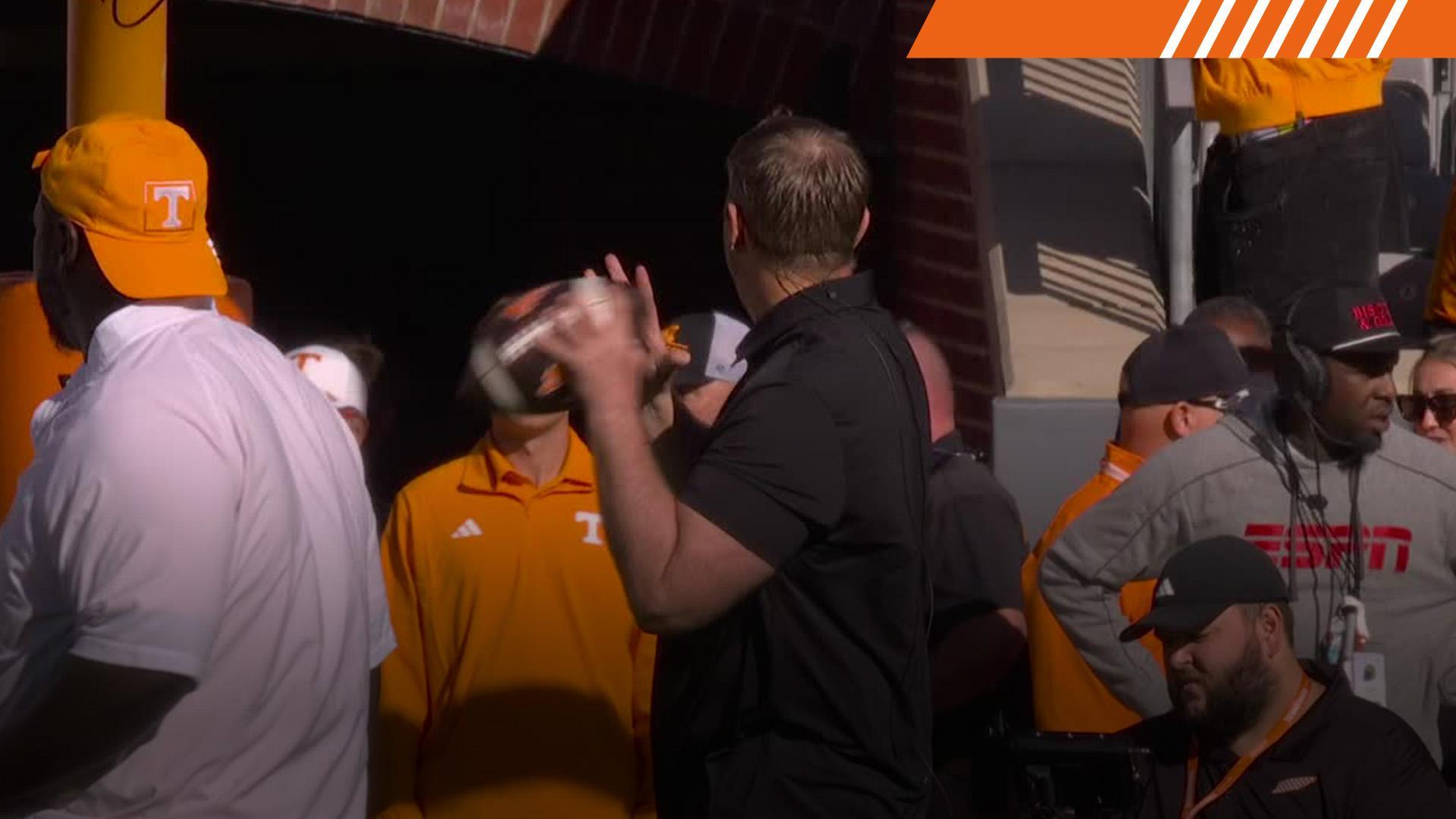 Tennessee HC drills 25-yard crossbar throw, wins $100,000 for charity