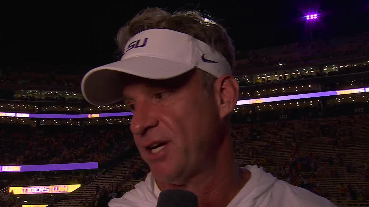 Leavitt's accuracy and Kiffin's 4th-down call ignite No. 10 LSU in a 35-6 win over No. 23 Texas A&M