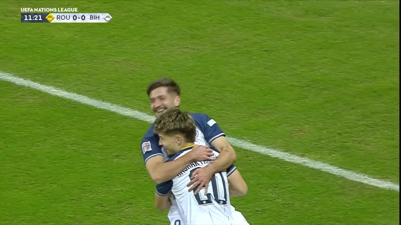 Armin Gigović cabeceó y adelantó a Bosnia
