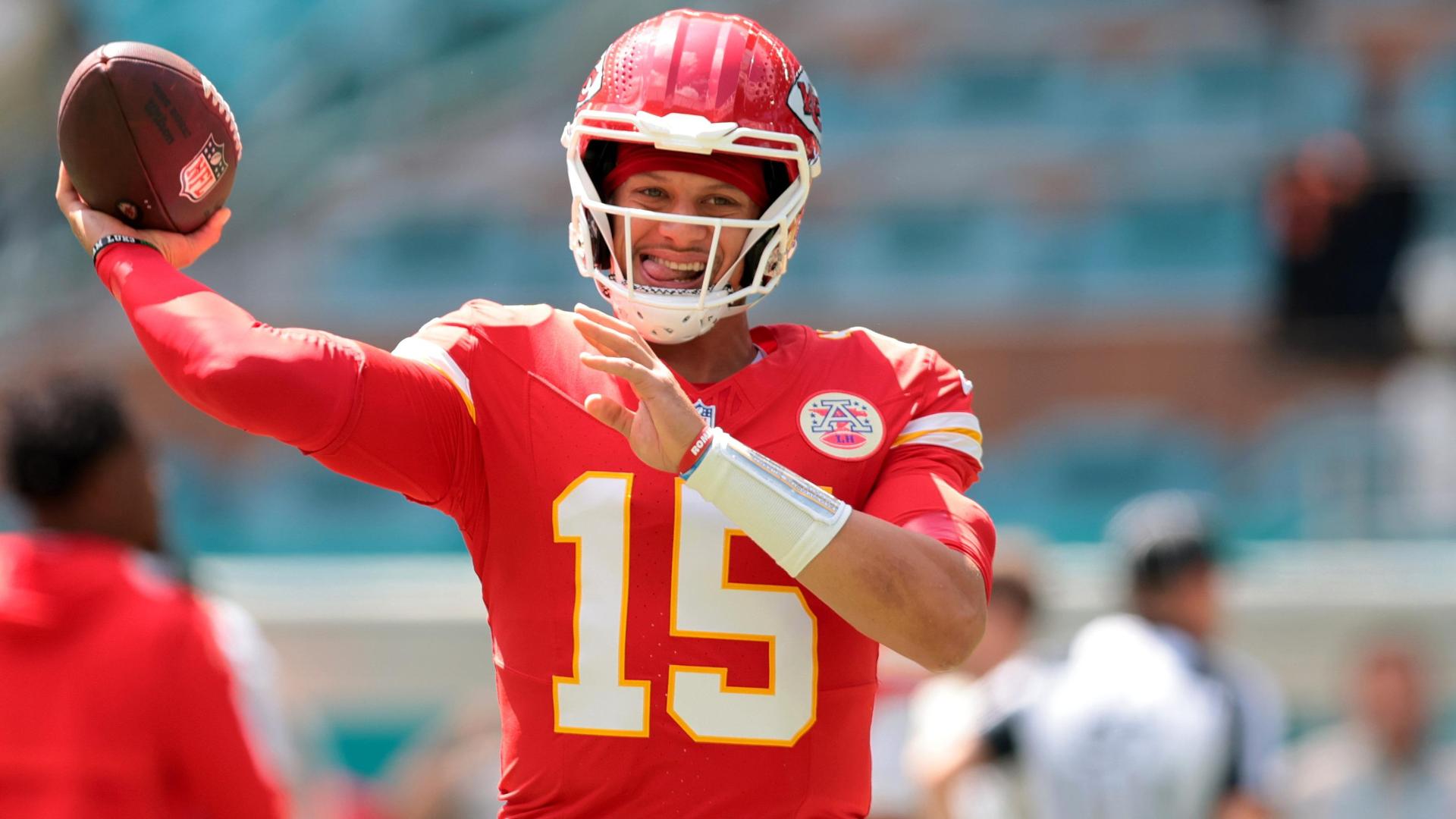 Is Kyler Murray or Patrick Mahomes a better fantasy play in Week 4?