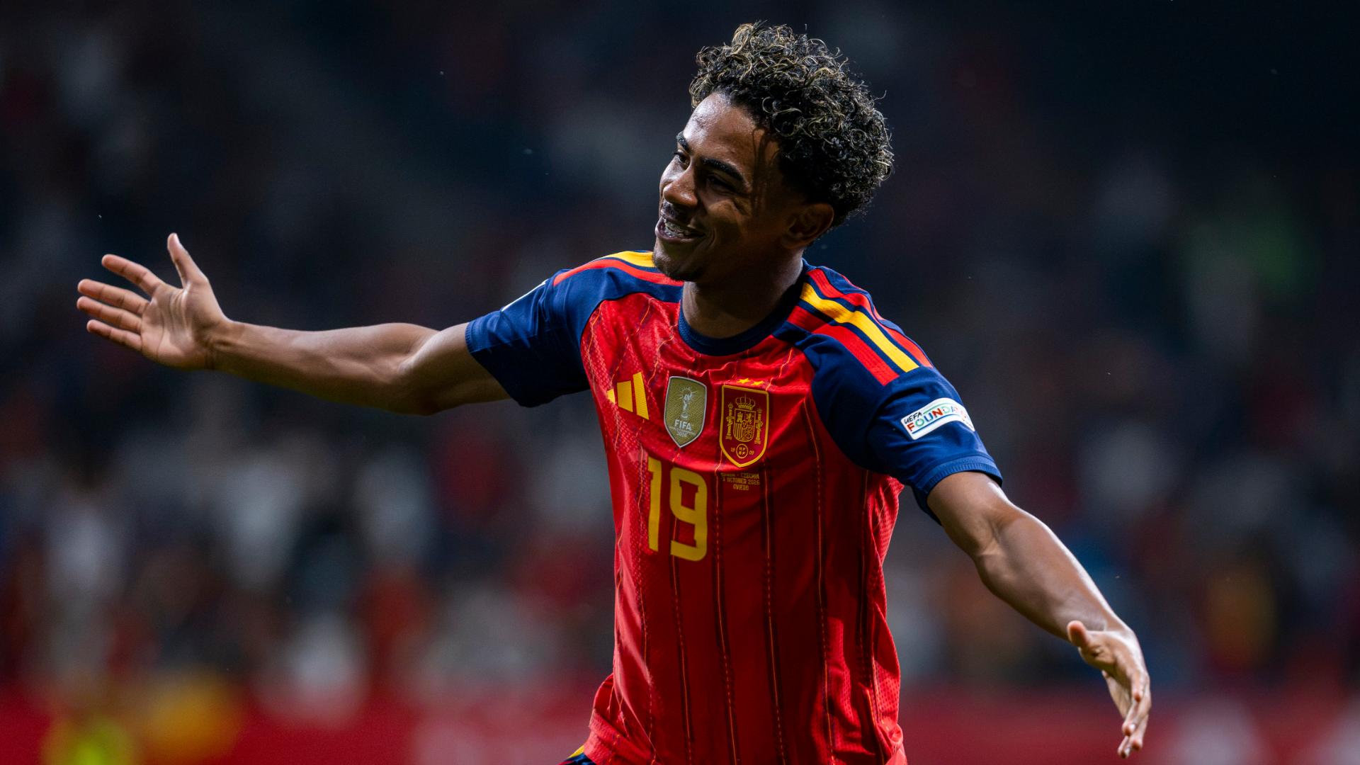 España sigue con paso de campeón