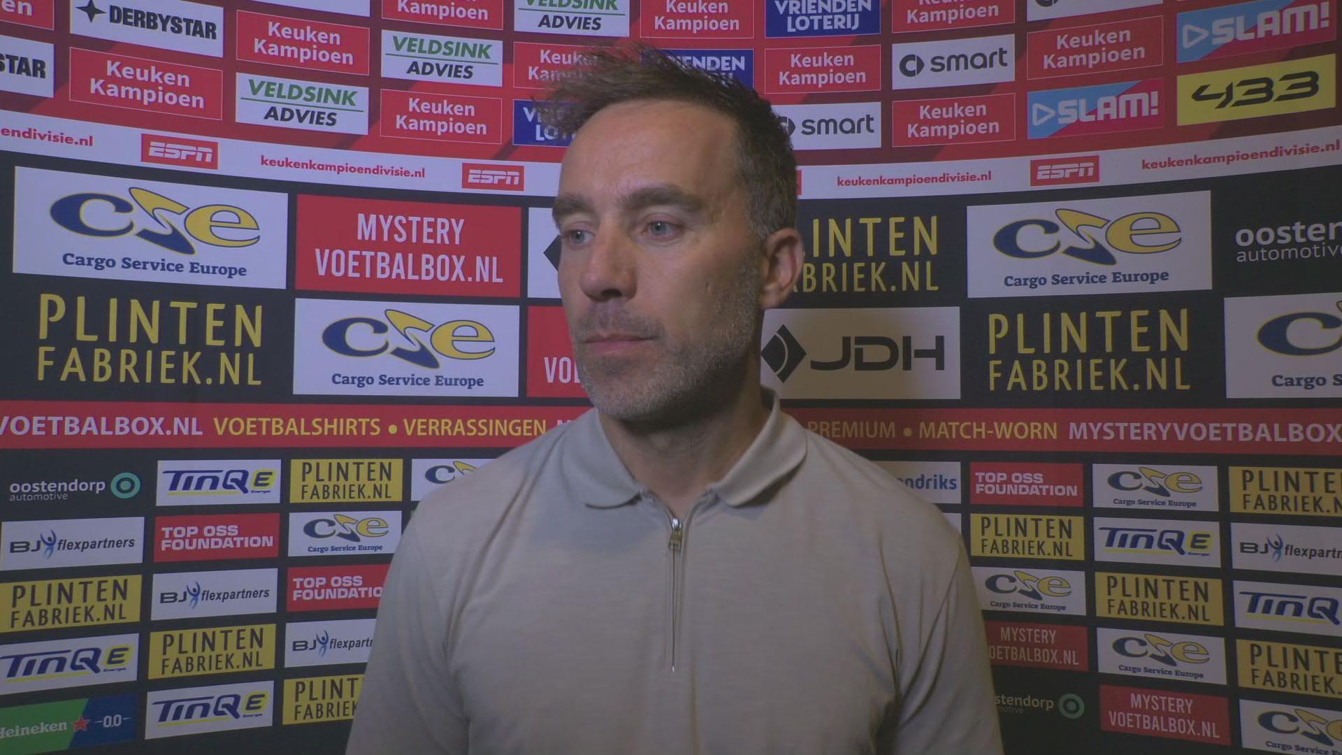 Ultee grapt na hattrick Hinoke: "Hij kan toch weer scoren, hè?"