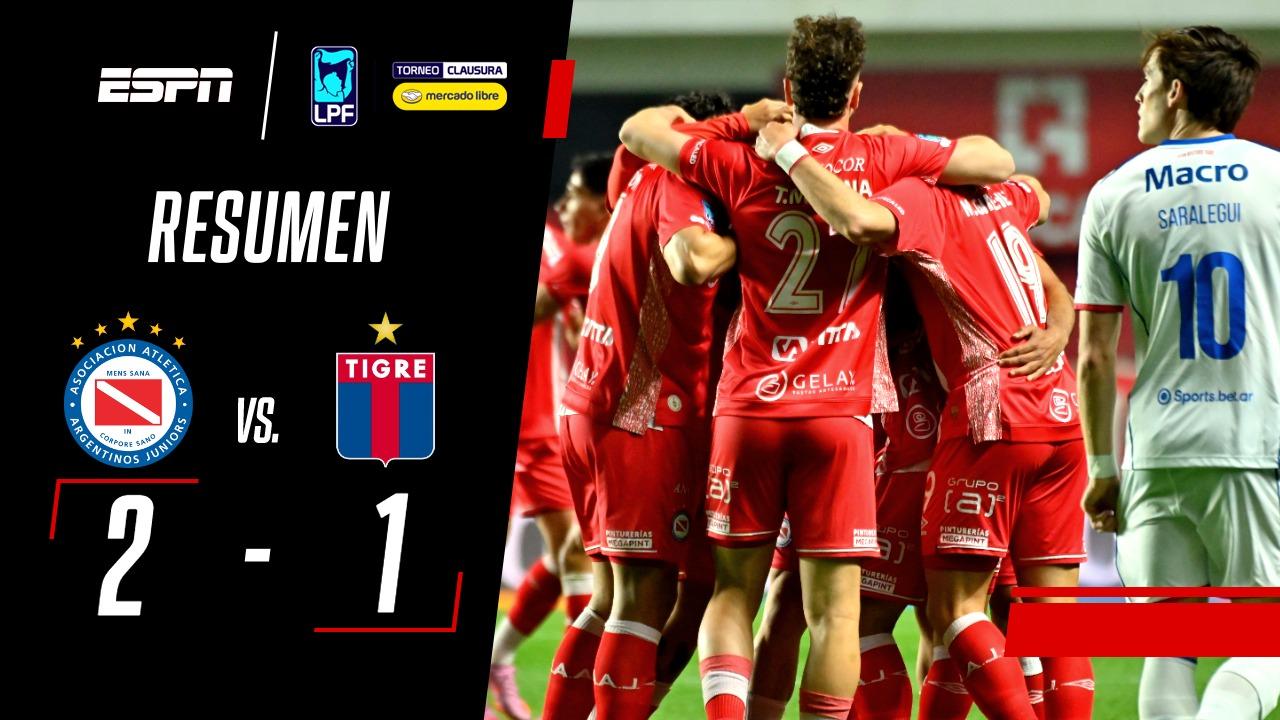 En un partido repleto de emociones, Argentinos se hizo fuerte en su casa y derrotó 2-1 a Tigre