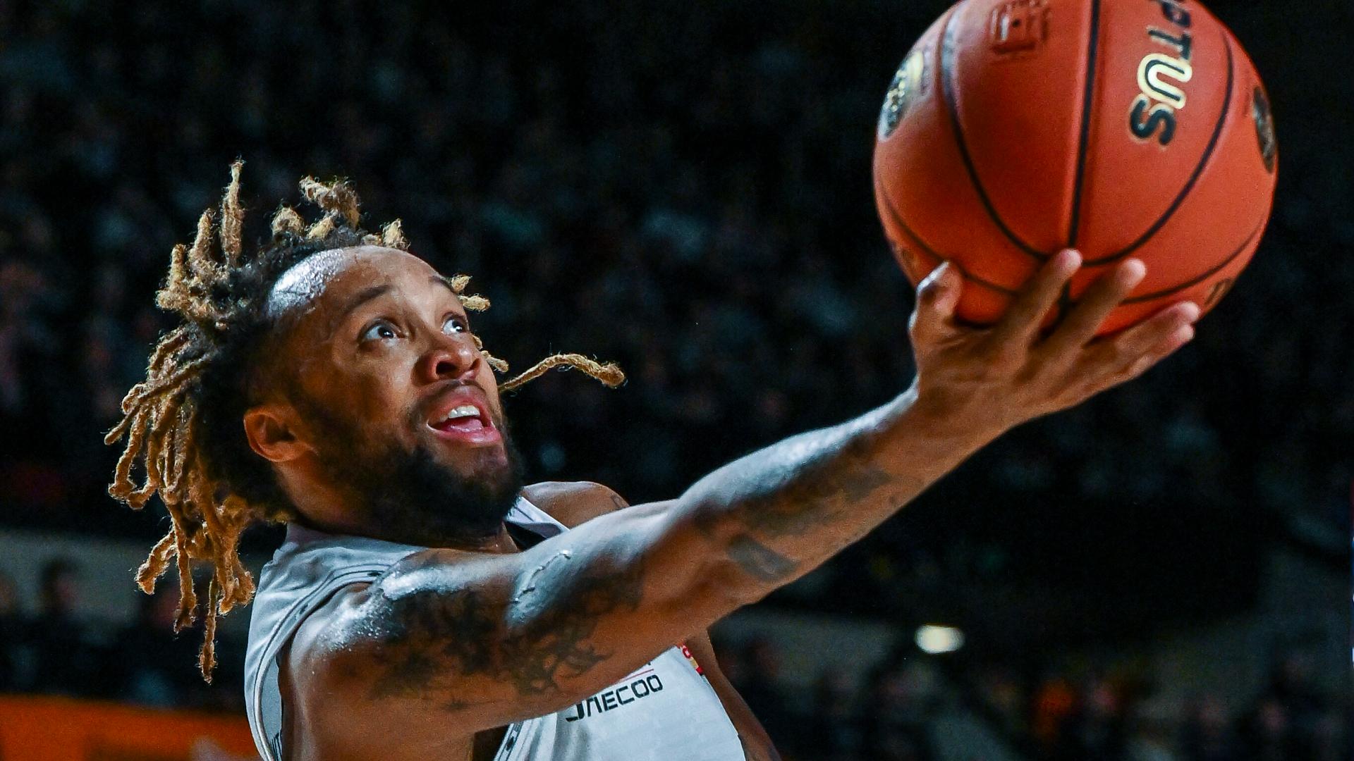 PJC explodes for 27 points and 10 assists in win