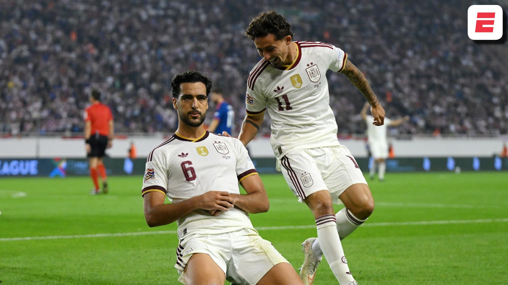 España sufre, pero sigue ganando