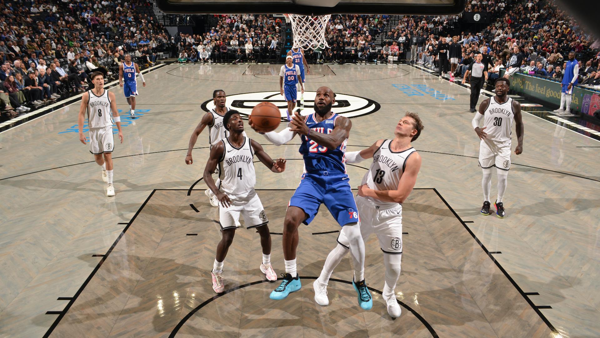 COMEÇOU! LeBron James marca primeira cesta pelos 76ers na pré-temporada da NBA; VEJA