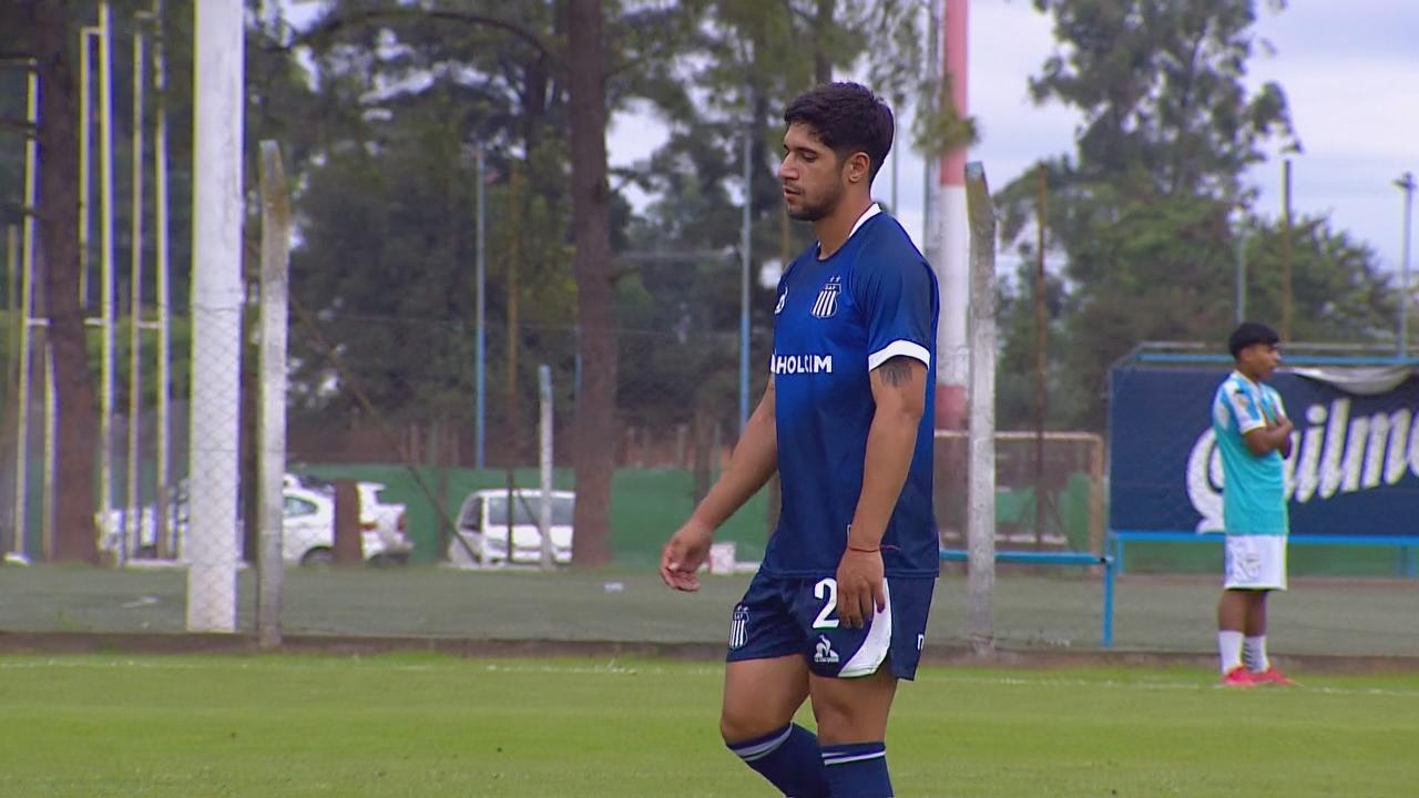 Insólito momento en el Torneo Proyección: Salas cometió una falta y el árbitro echó a Soria