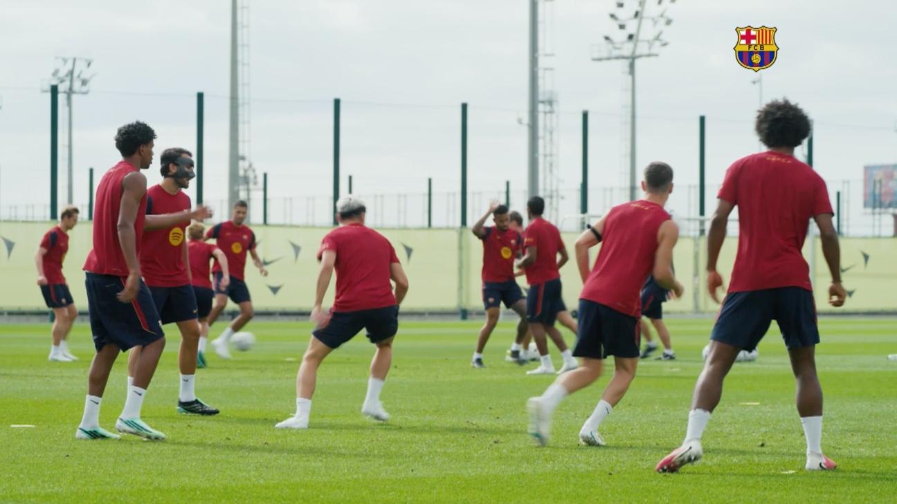 La plantilla del Barcelona entrena con todos los internacionales