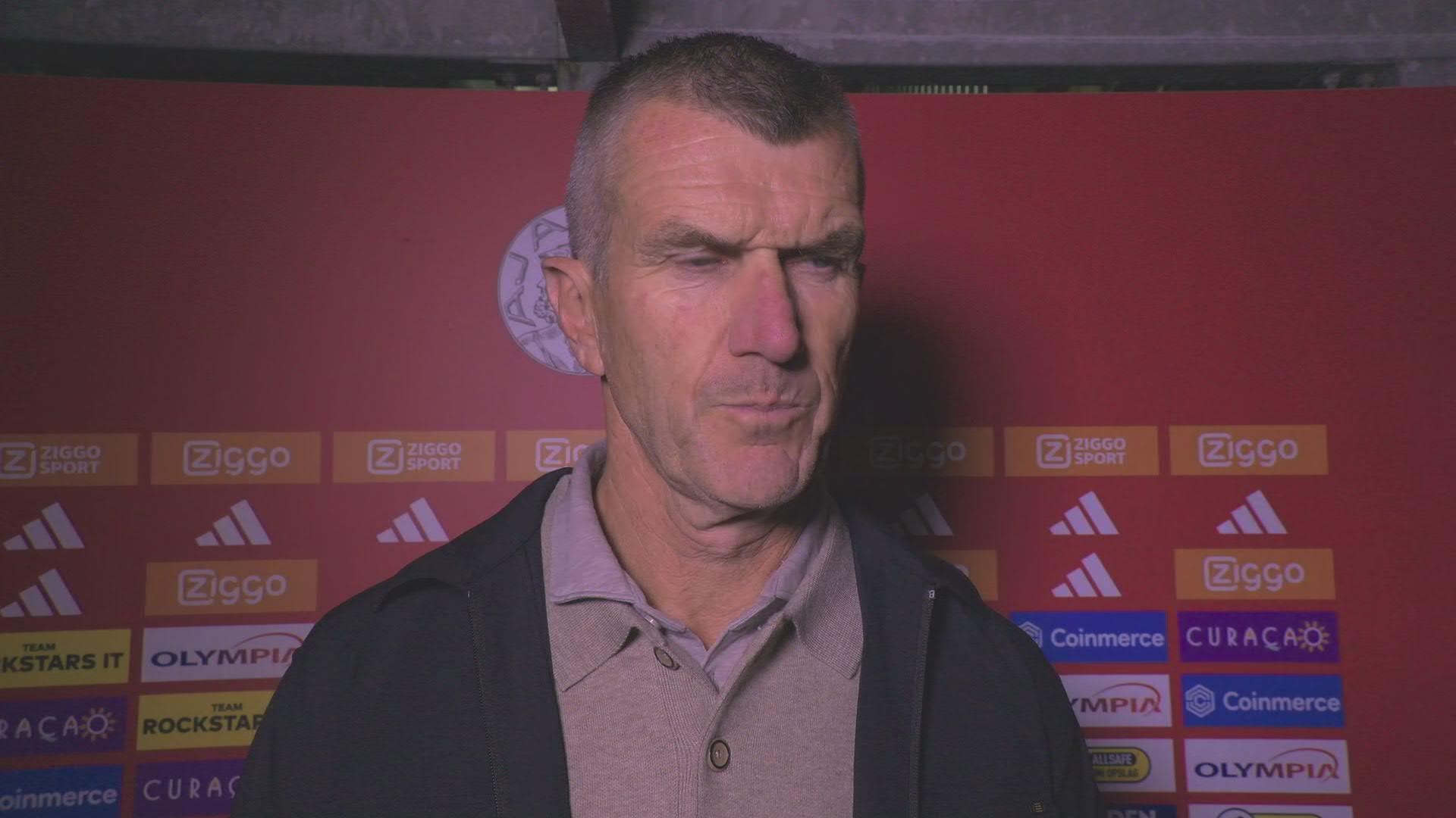 Dijkhuizen trots op behalen record: "Ik houd van aanvallend voetbal, dus deze steek ik in mijn zak"