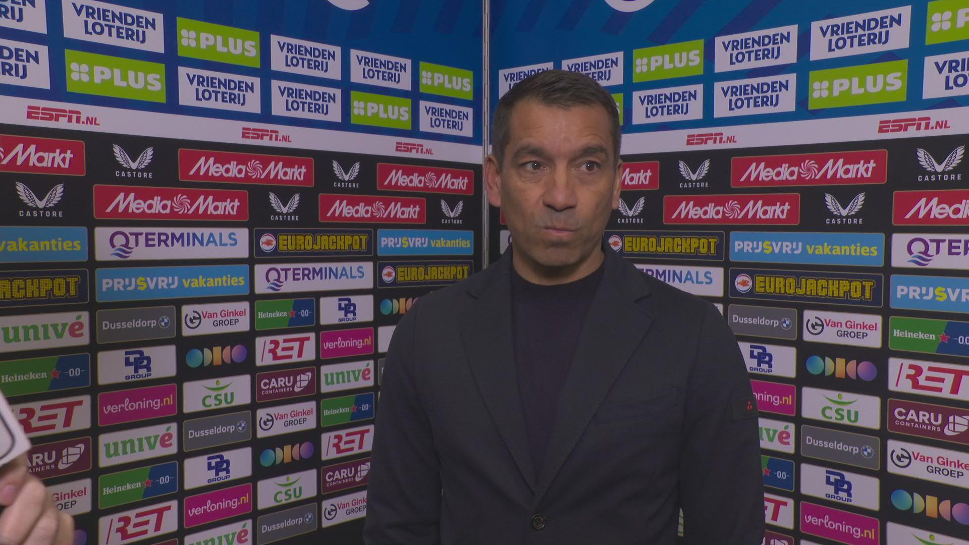 Van Bronckhorst prijst strijdlust: "De mentaliteit neemt het over"