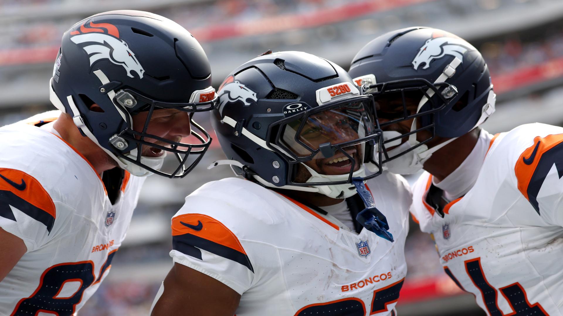 Touchdown Broncos! Dobbins "fura" a defesa dos Chargers e abre o placar; VEJA