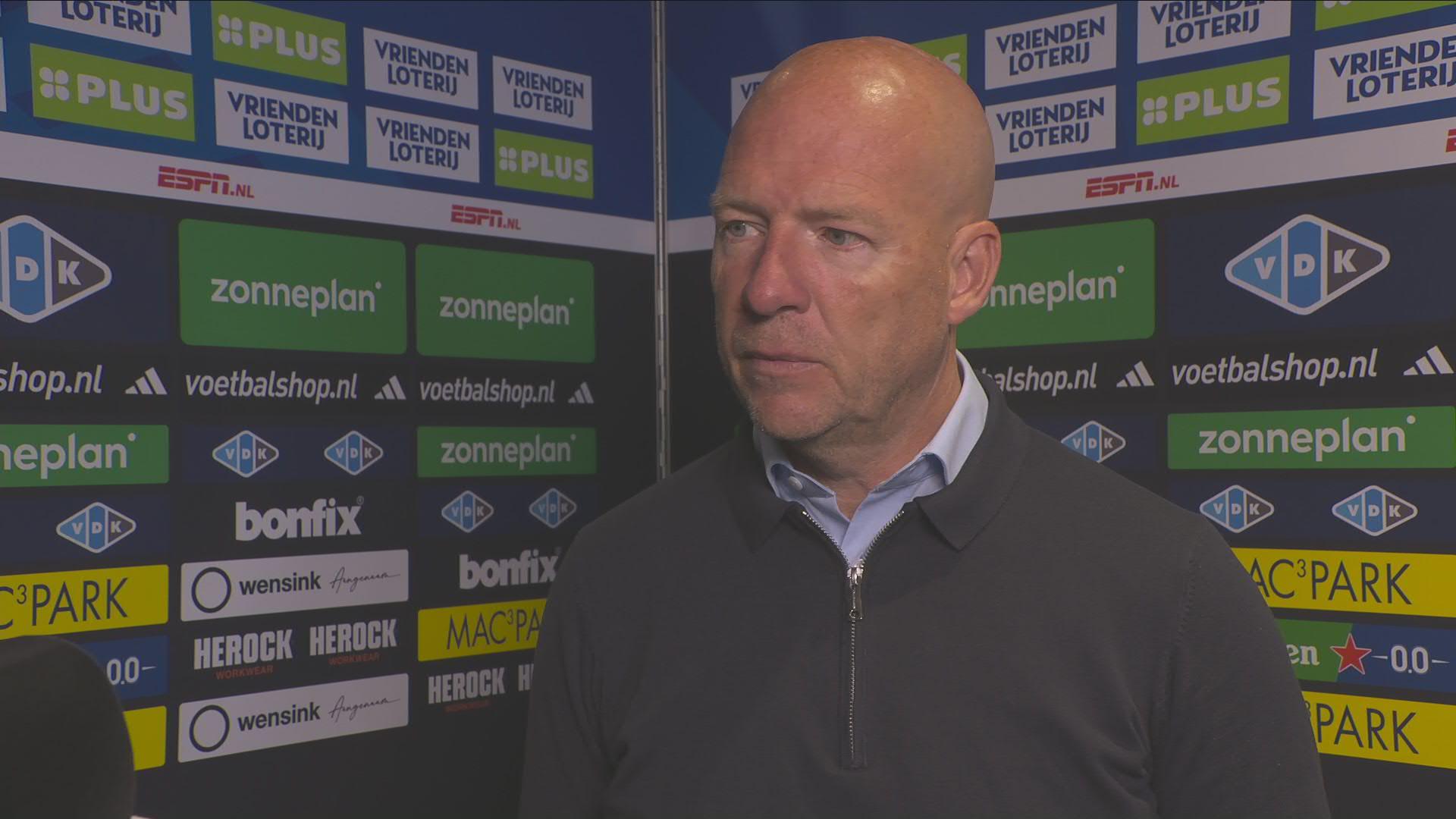 Van der Vegt: "Er zit bij elke wedstrijd druk op de trainer, dus dat is niet anders nu"