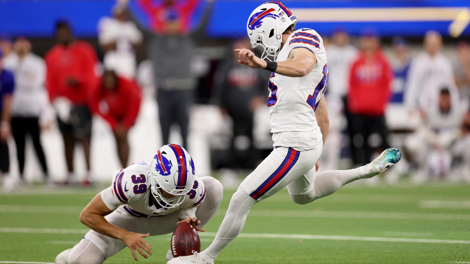 Josh Allen racks up 331 yards and Bills outlast Rams with help from blocked FG for 37-34 win in OT