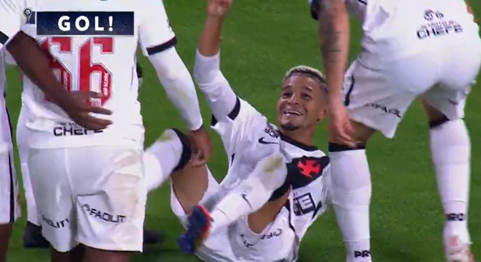O gol de Adson que garantiu a vitória do Vasco sobre o Boca na Sul-Americana; VEJA