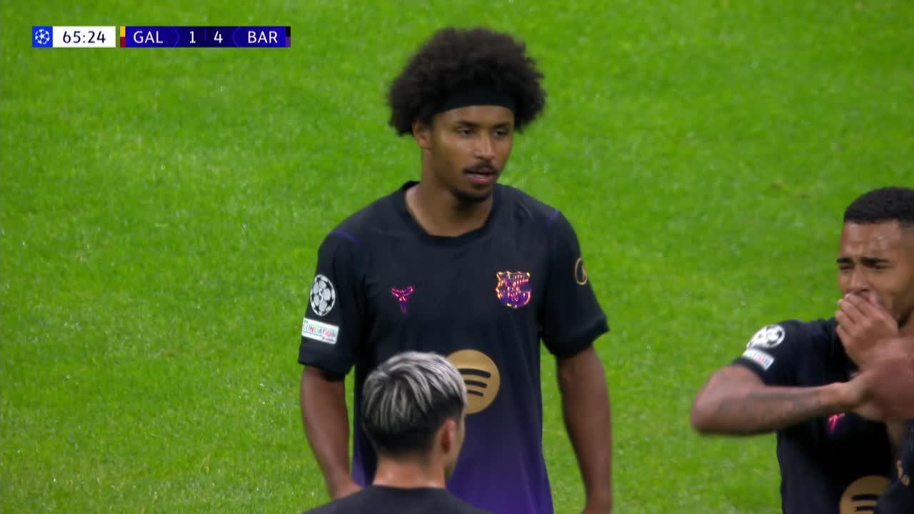 Llegó el cuarto: Adeyemi y un buen zurdazo ante Galatasaray