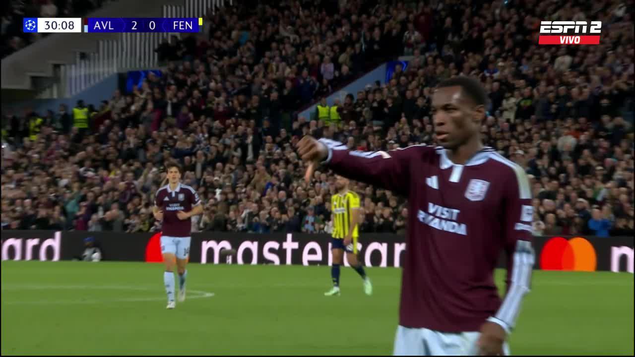Nico Jackson no perdonó y estiró la ventaja de Aston Villa