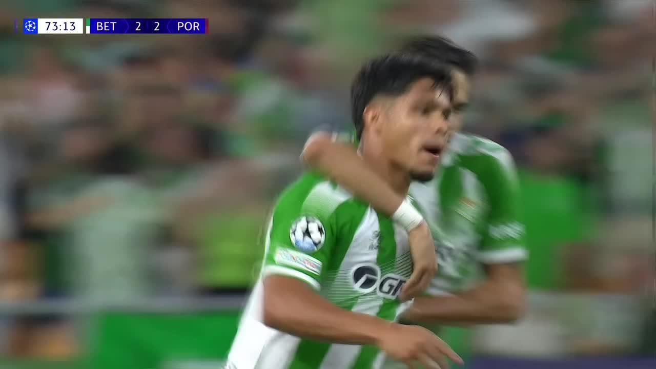 Cucho Hernández y una gran definición para el 2-2 de Betis
